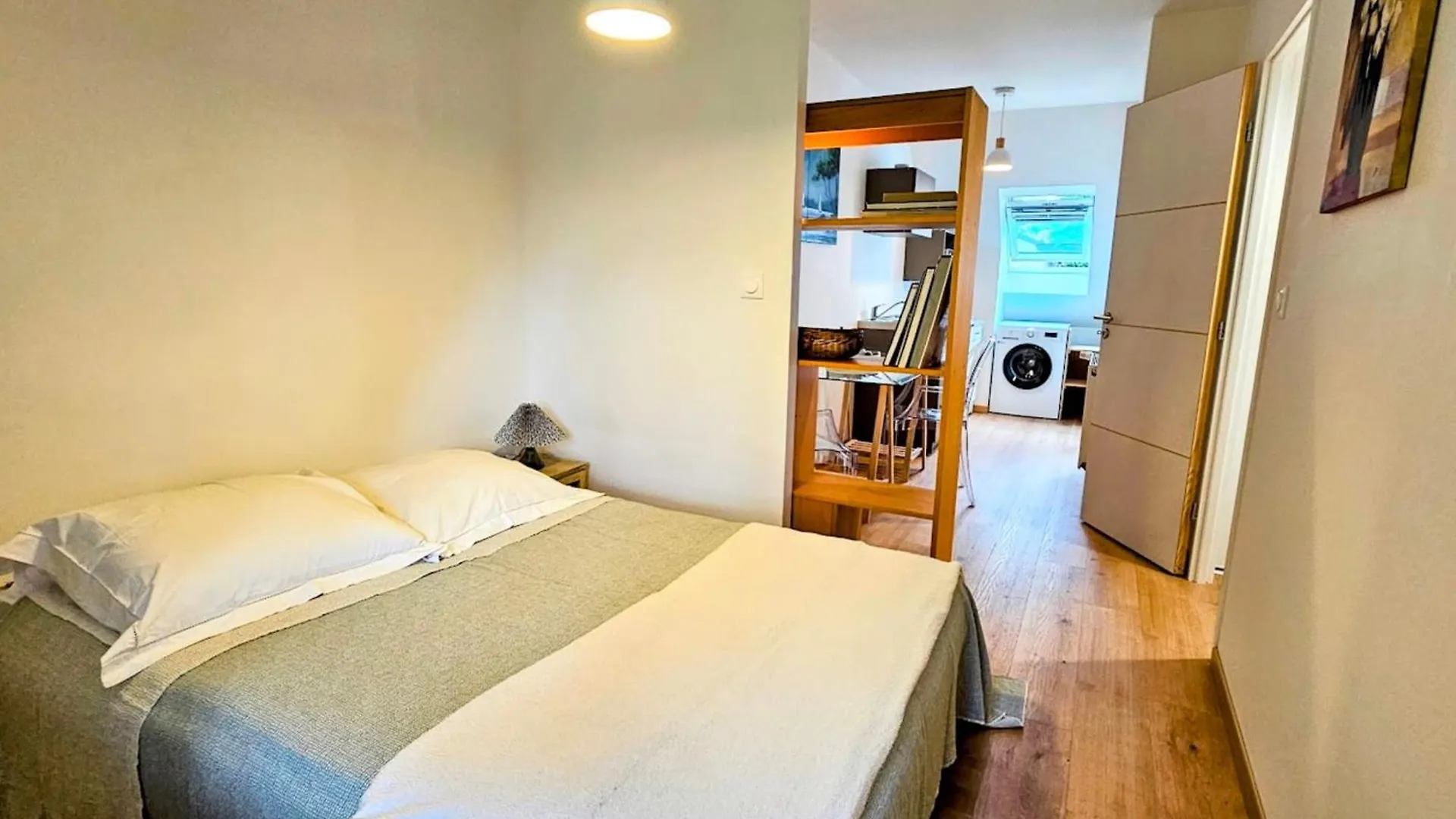 New Studio 26 M With Wifi In Vannes Daire
